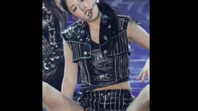 안유진 ✨ 【직캠】 누브라. 허벅지안쪽 노출 3V [레드걸 한국야동,최신야동,무료야동]